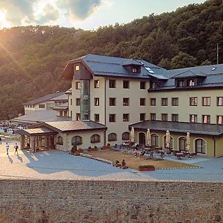 Wellness Jason ホテル Nová Dubnica